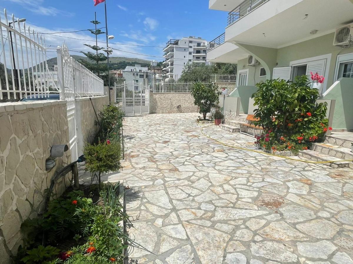 Villa Xhevdet Sarandë Exterior foto